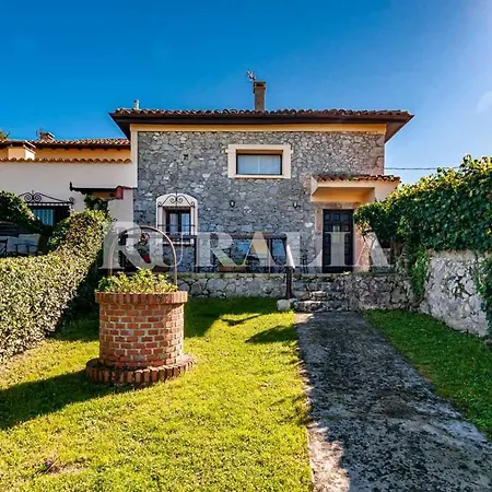 Casa Carmen 5 Situada En Zona Muy Tranquila A 2 Km De Ribadesella Apartamento